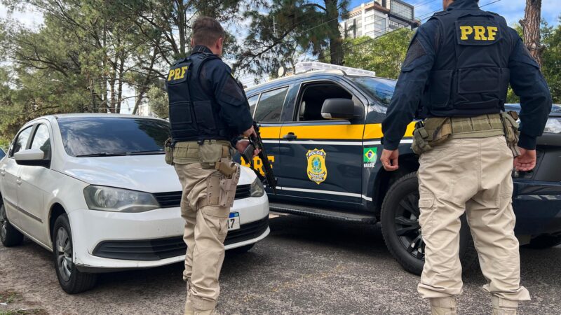 PRF prende integrantes de facção criminosa horas após cometerem homicídio em Santa Catarina
