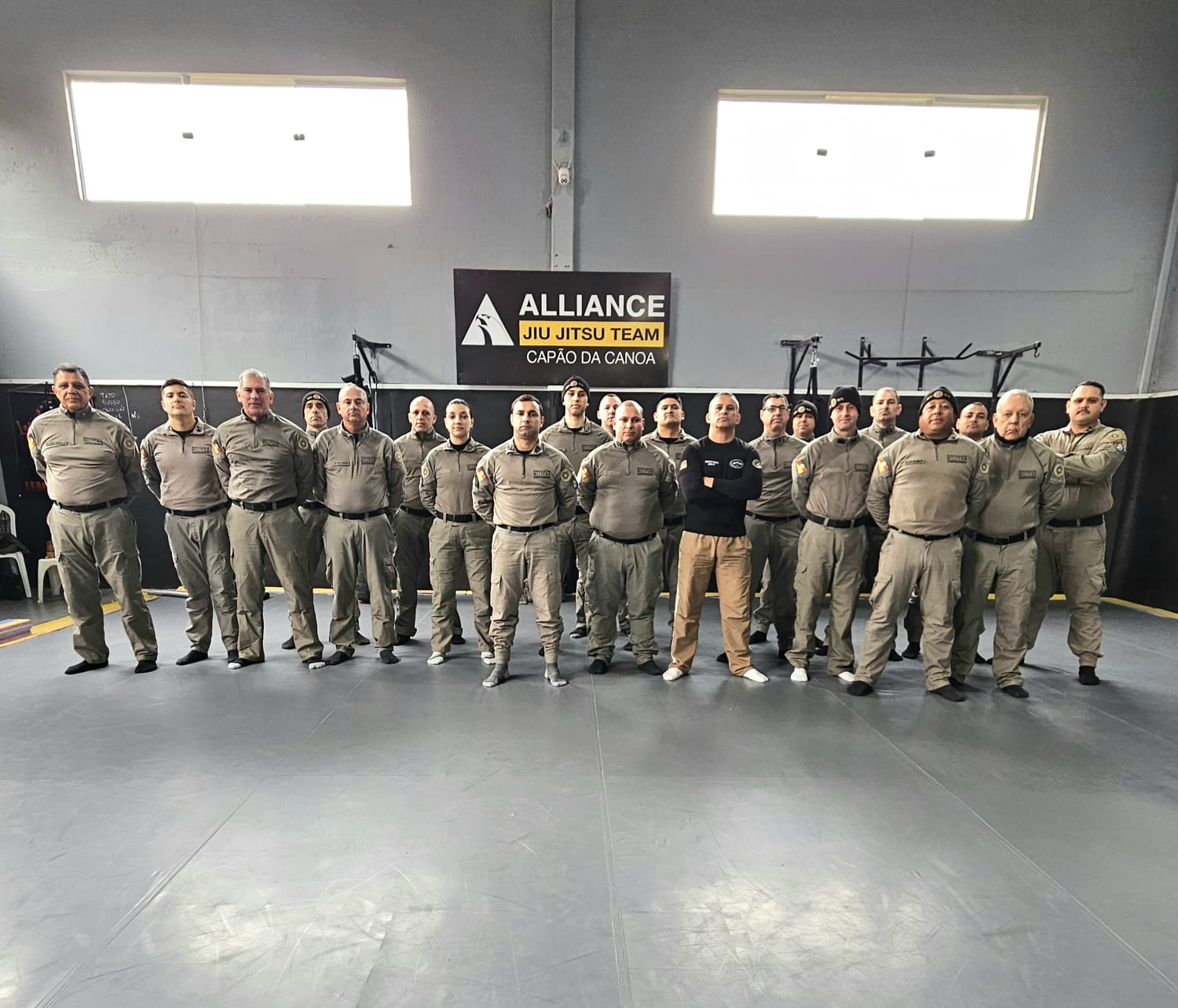 Policiais militares do 42º BPM participam de instrução de Defesa Policial Militar