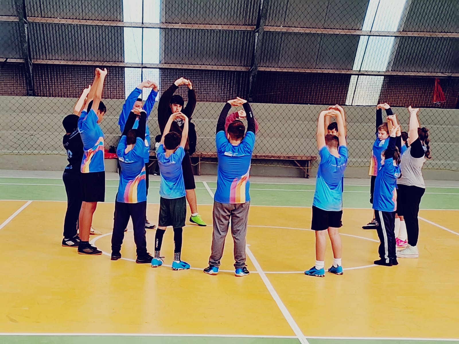 Sesc Tramandaí abre vagas gratuitas para aulas de futsal voltadas a crianças e adolescentes 