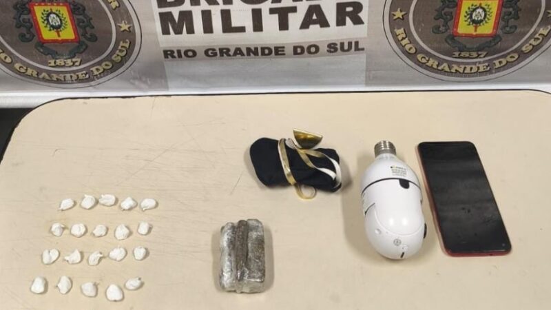 Brigada Militar cumpre dois mandados de prisão e prende homem por tráfico de drogas no Litoral Norte