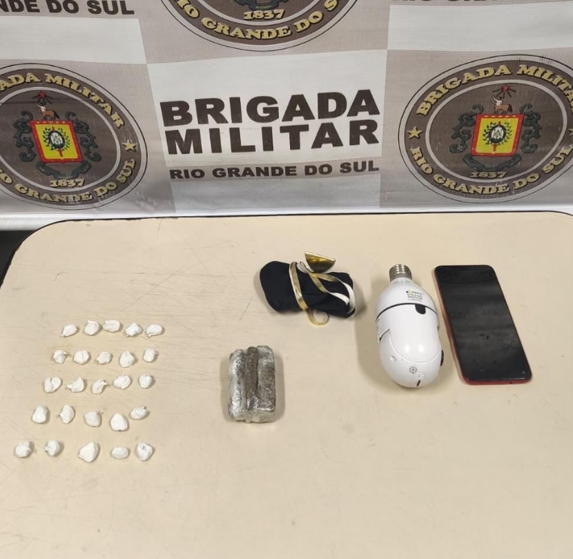 Brigada Militar cumpre dois mandados de prisão e prende homem por tráfico de drogas no Litoral Norte