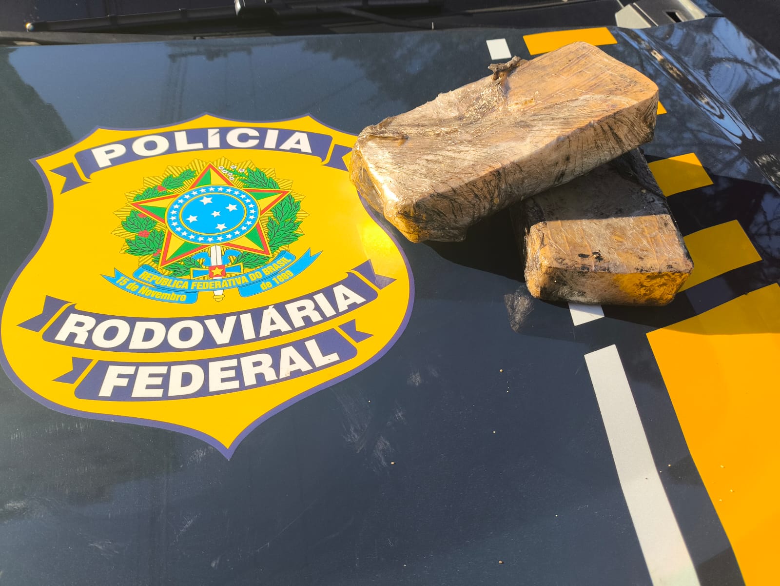 PRF prende mulher com mais de 2 kg de crack na BR-101 em Torres