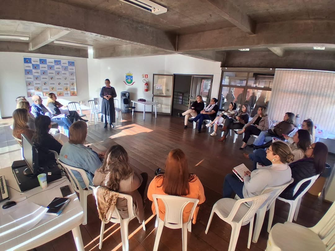 REUNIÃO DEBATE AÇÕES DO AGOSTO LILÁS EM OSÓRIO E O FORTALECIMENTO DAS POLÍTICAS PÚBLICAS PARA AS MULHERES