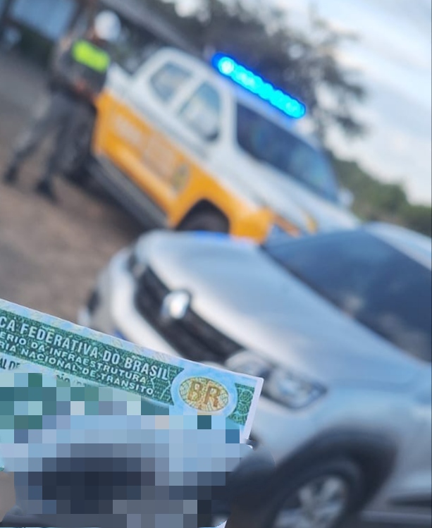 Homem é detido por suspeita de uso de documento falso durante fiscalização em Torres