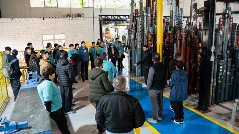 Corsan recebe alunos e lideranças comunitárias de Osório para conhecer suas instalações em Porto Alegre e Região Metropolitana
