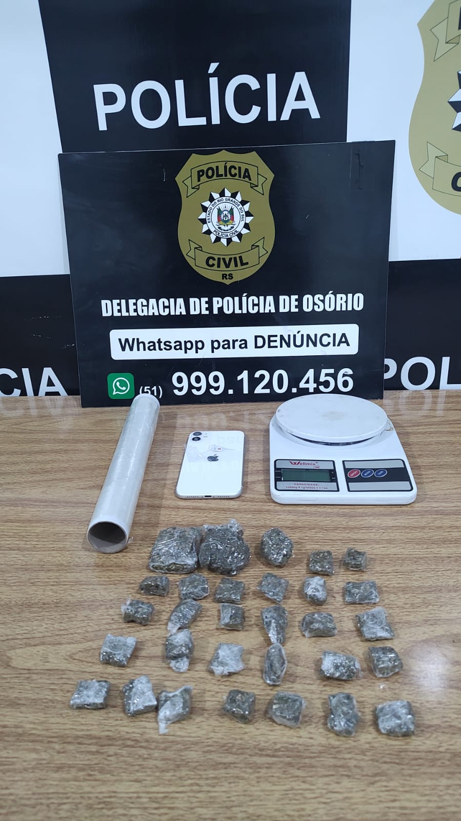 Polícia Civil Apreende Drogas e Prende Mulher em Flagrante Durante Operação em Osório