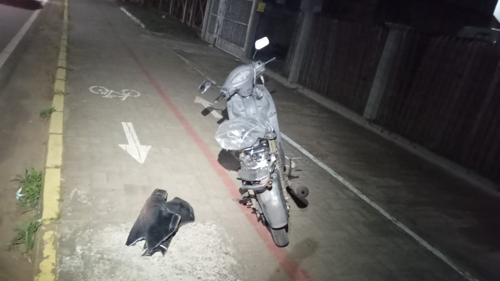 MOTOCICLISTA FICA FERIDO EM SINISTRO ENVOLVENDO TRÊS VEÍCULOS NA ERS-494, EM TRÊS CACHOEIRAS