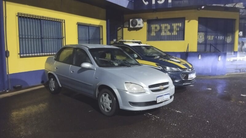 PRF apreende kits de fuzis HK G3 desmontados em fundo falso de Corsa em Torres