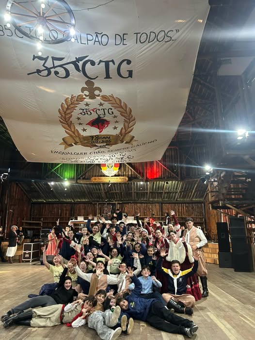 CTG Querência do Imbé conquista títulos em festival tradicionalista em Porto Alegre