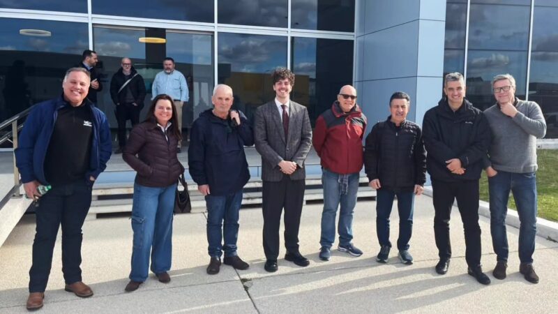 Balneário Pinhal busca oportunidades de investimento no setor de tecnologia durante agenda no Uruguai