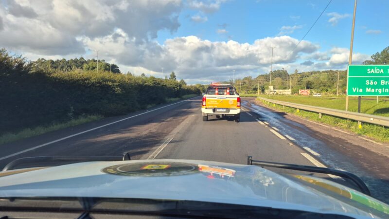 Homem procurado por organização criminosa e lavagem de dinheiro é preso na BR-101, em Torres