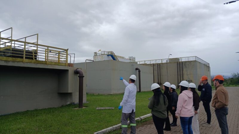 Professoras conhecem processos de tratamento de água e esgoto em Santo Antônio da Patrulha