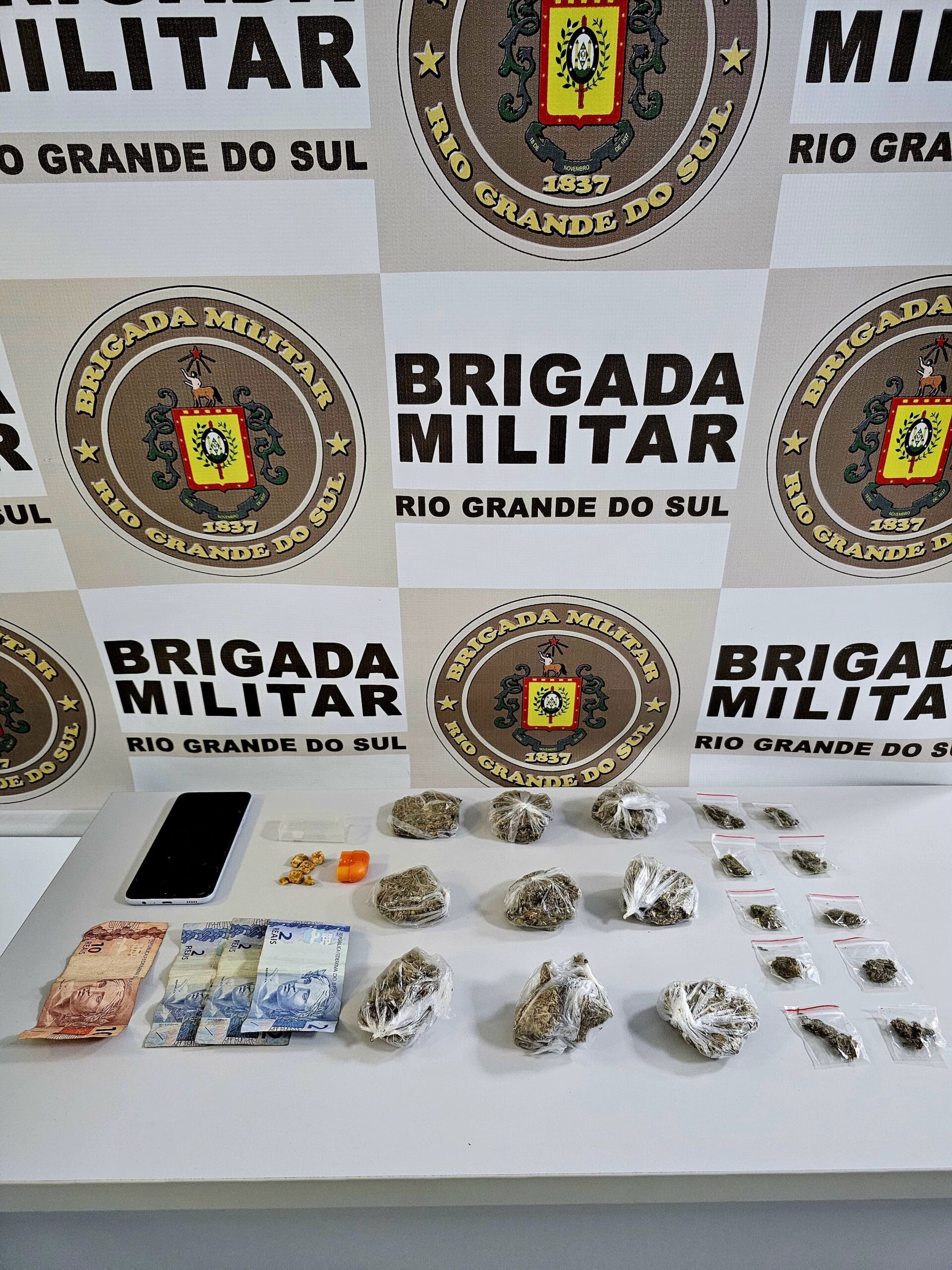 Dois homens são presos por tráfico de drogas em Santo Antônio da Patrulha