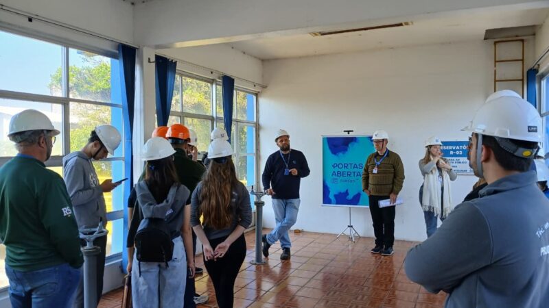 Estudantes de Eletrotécnica conhecem tratamento e distribuição de água na ETA Osório