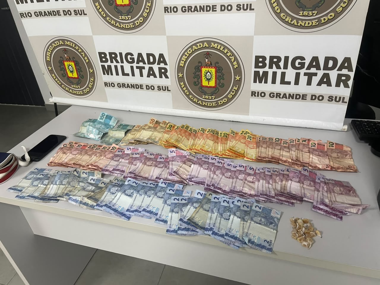 Homem é preso com 20 pedras de crack em Santo Antônio da Patrulha