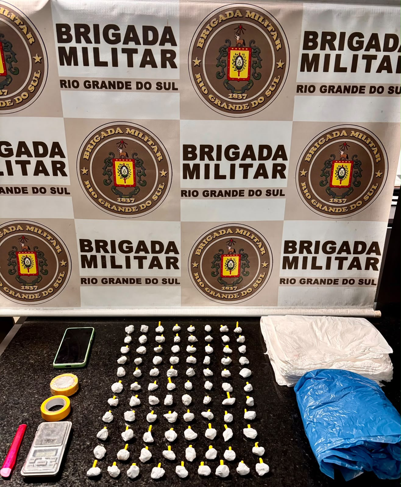 Homem é preso com 89 porções de maconha em Balneário Pinhal