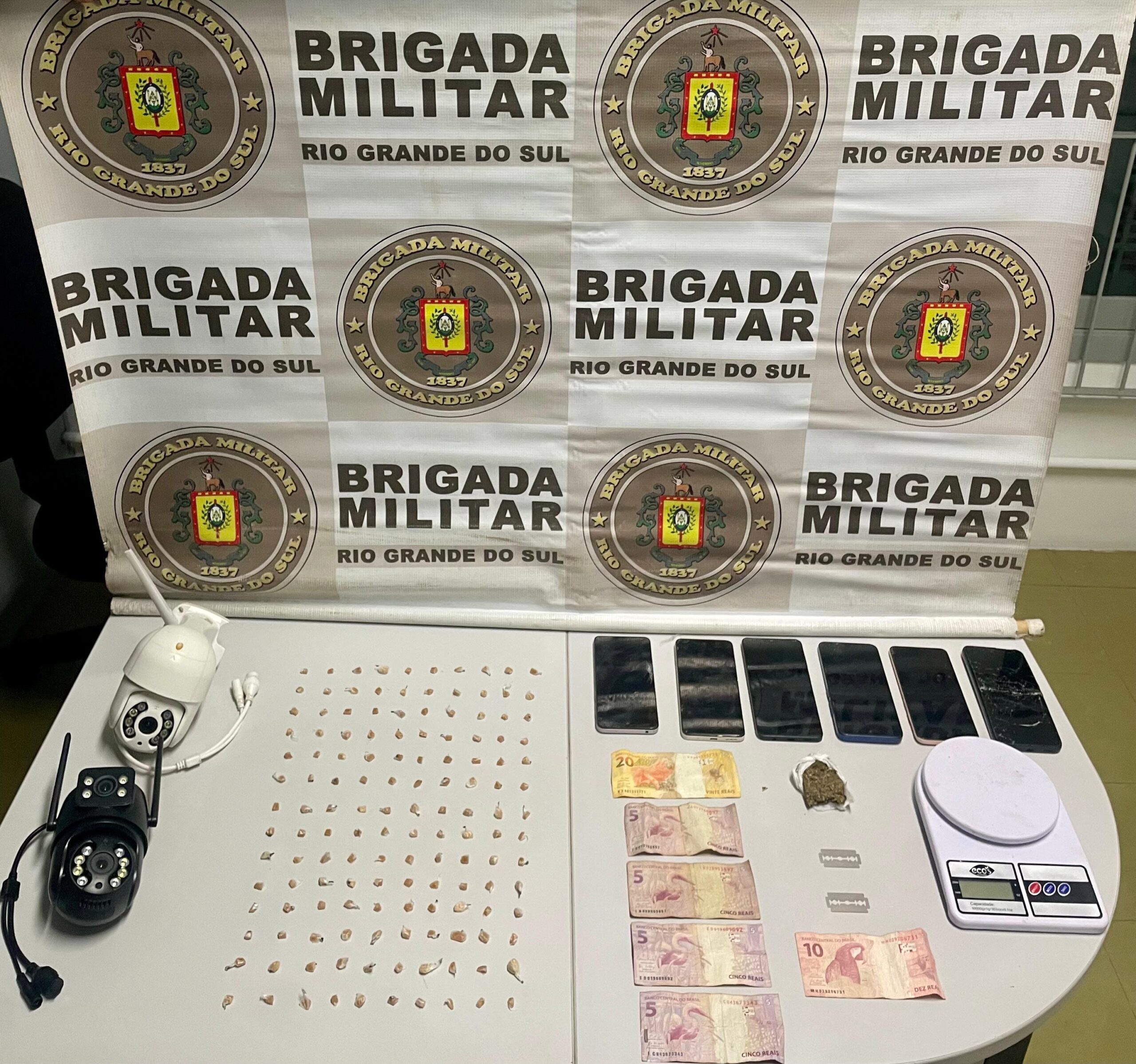 Homem é preso com 140 porções de crack em Atlântida Sul