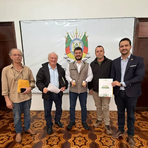 Caraá solicita espaço para produtores de mel de abelhas-sem-ferrão na Expointer