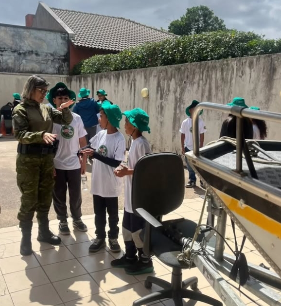 Brigada Militar recebe 48 estudantes para atividade de educação ambiental em Osório