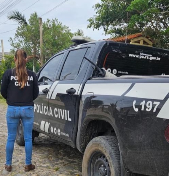 Polícia Civil prende três pessoas em operação contra o tráfico de drogas em Balneário Pinhal