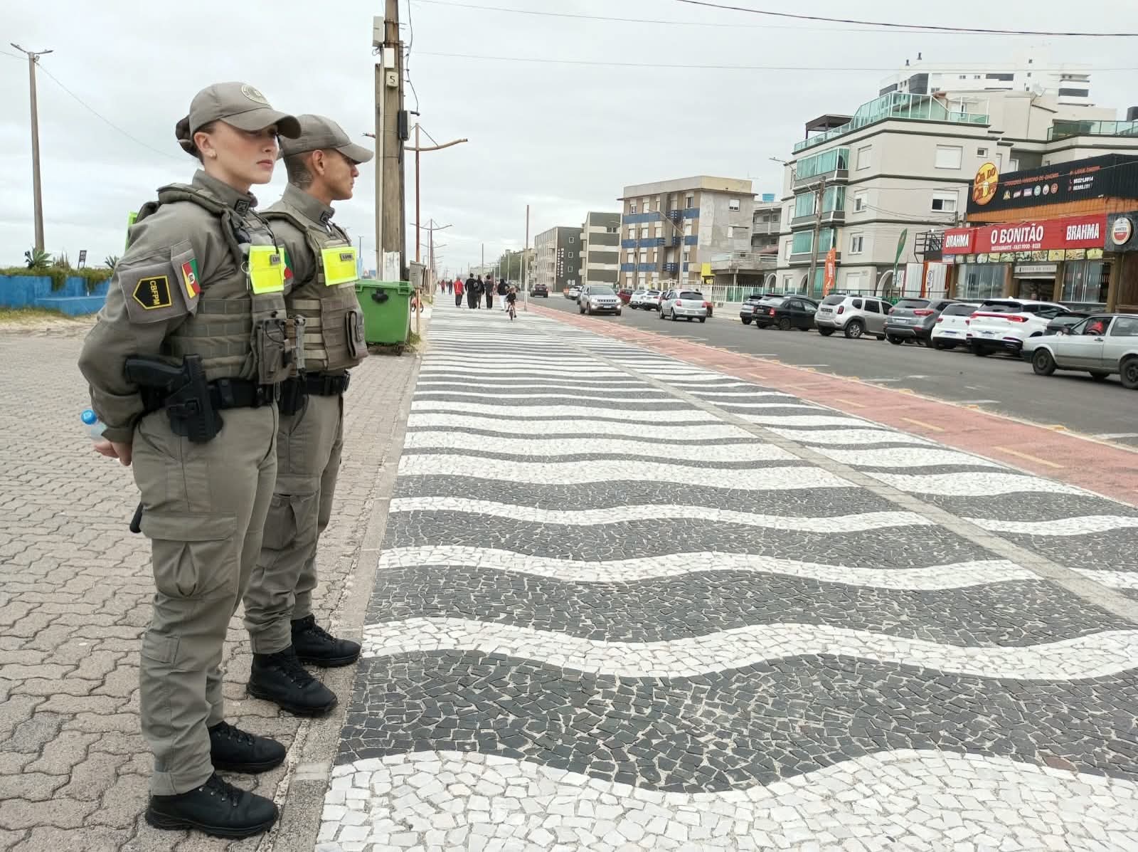 Alunos-soldados reforçam ações de policiamento preventivo durante estágio em Tramandaí