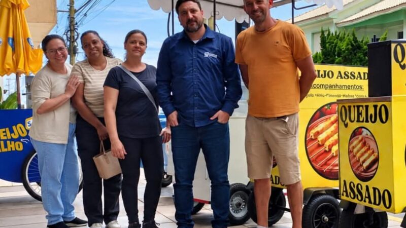 Torres antecipa liberação de ambulantes para atuar nas praias durante o verão 2026/2027
