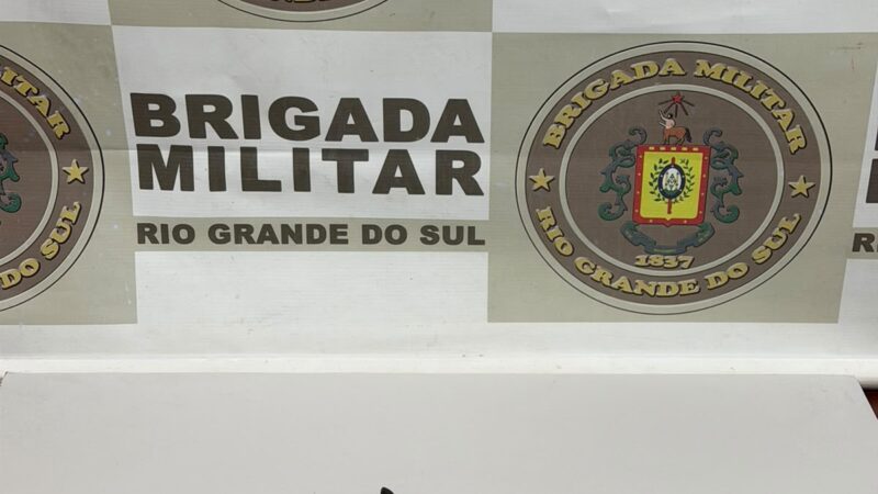 Brigada Militar apreende arma e armas prende homem condenado a quase 11 anos de prisão em Torres