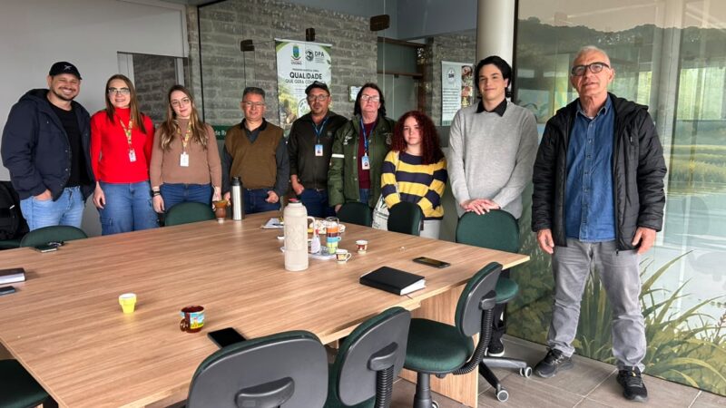 Secretaria de Agricultura discute ações de prevenção à raiva bovina em Osório