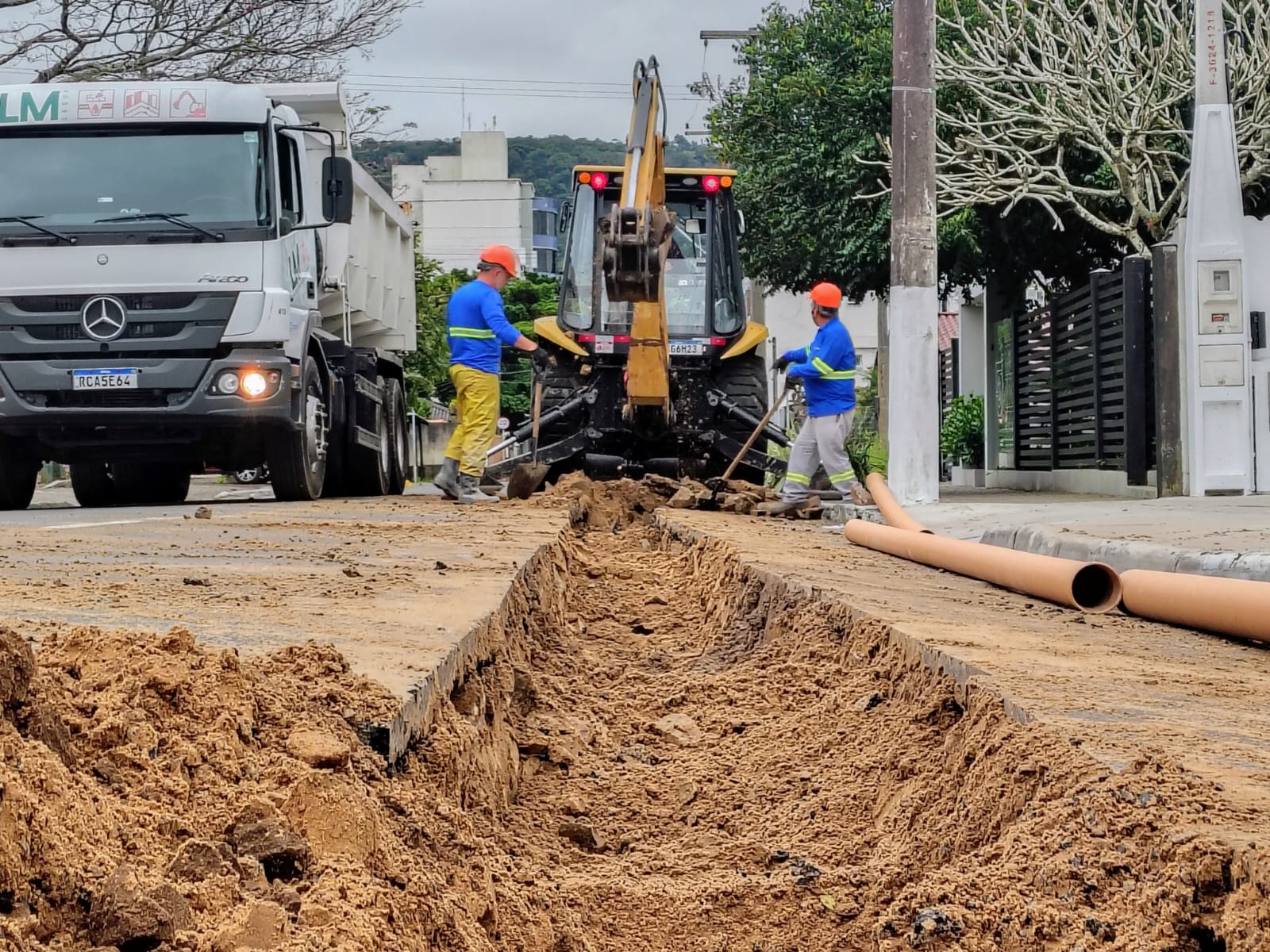 Corsan inicia obra de ampliação da rede de esgoto que beneficiará cerca de 80 moradias em Osório