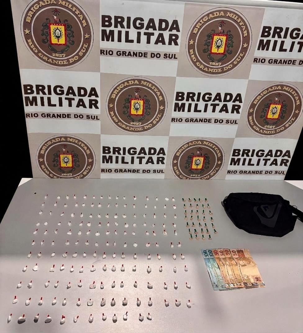 BRIGADA MILITAR APREENDE ADOLESCENTE POR TRÁFICO DE DROGAS EM BALNEÁRIO PINHAL